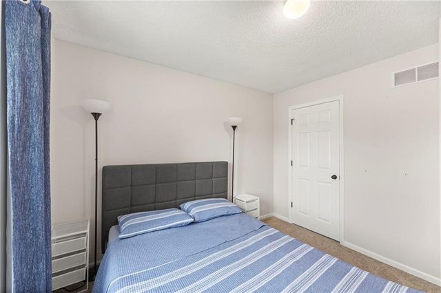4401 SW Hillside Drive, Lee's Summit, MO 64082