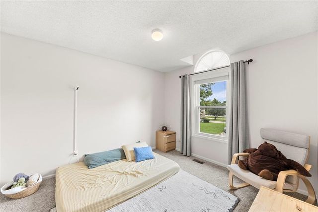 4401 SW Hillside Drive, Lee's Summit, MO 64082