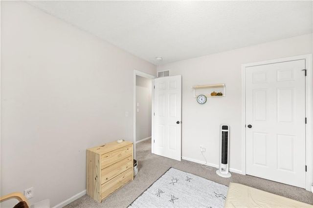4401 SW Hillside Drive, Lee's Summit, MO 64082
