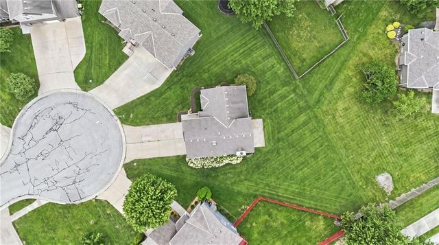 4401 SW Hillside Drive, Lee's Summit, MO 64082