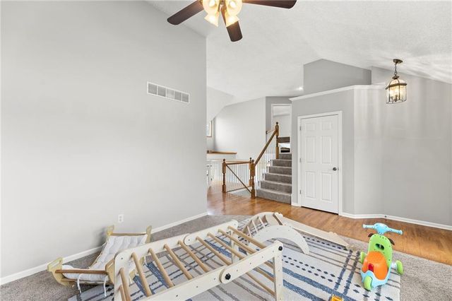4401 SW Hillside Drive, Lee's Summit, MO 64082