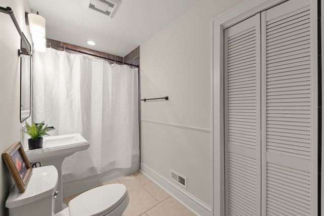 285 Hill Avenue 1, Glen Ellyn, IL 60137