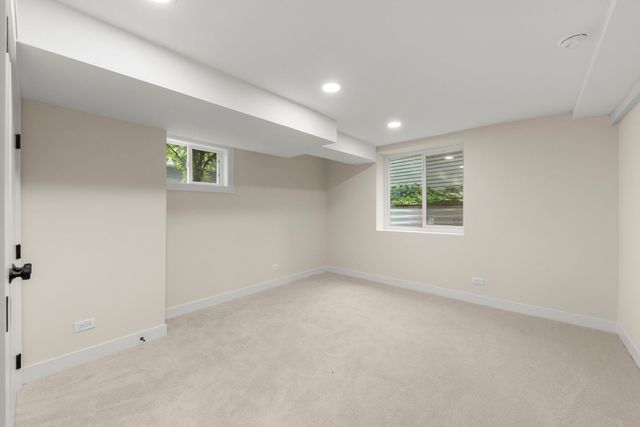 285 Hill Avenue 1, Glen Ellyn, IL 60137