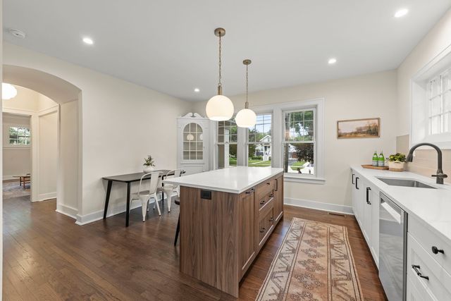 285 Hill Avenue 1, Glen Ellyn, IL 60137