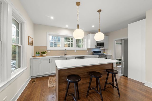285 Hill Avenue 1, Glen Ellyn, IL 60137