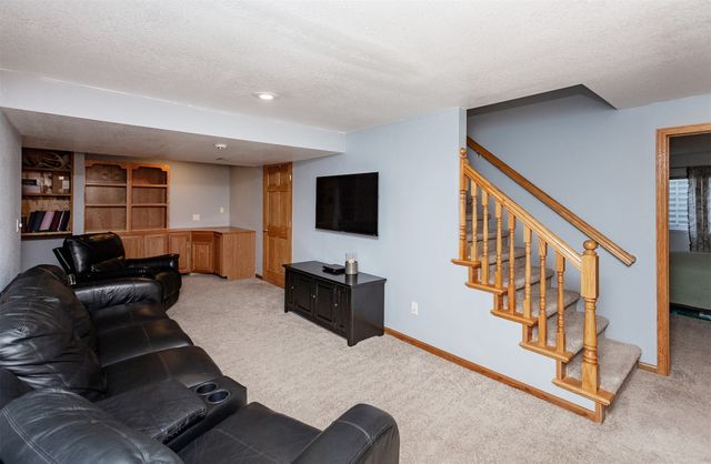 801 N 15th Street, Indianola, IA 50125