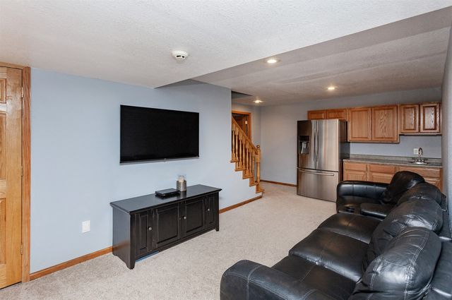 801 N 15th Street, Indianola, IA 50125