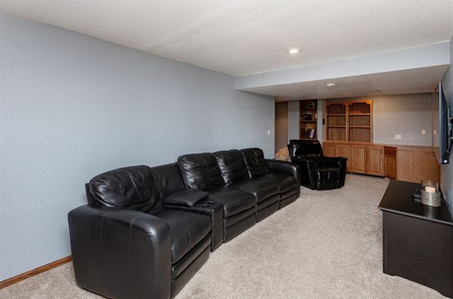 801 N 15th Street, Indianola, IA 50125