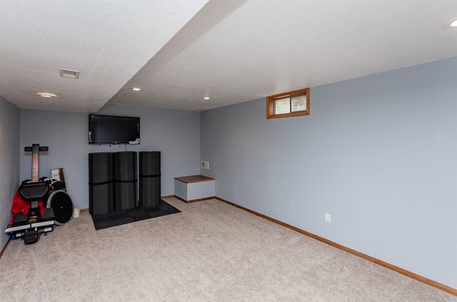 801 N 15th Street, Indianola, IA 50125