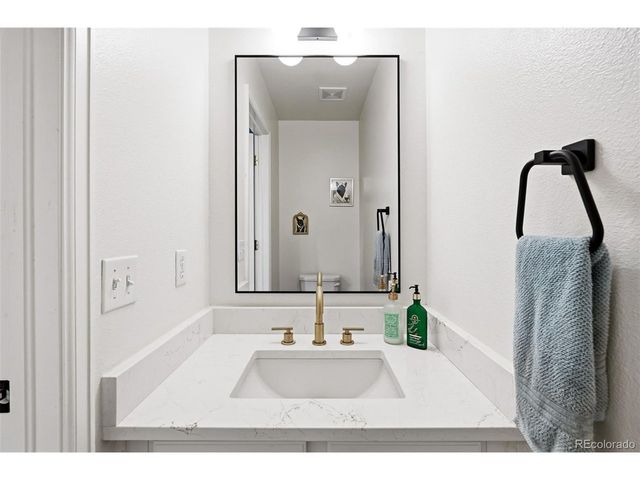 22079 E Belleview Pl, Aurora, CO 80015