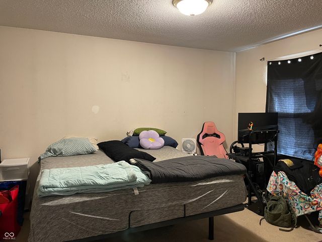 1668 Willowview Lane, Greenfield, IN 46140