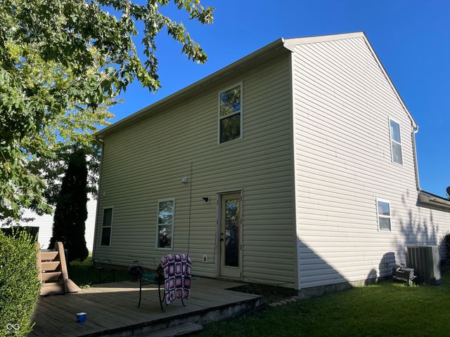 1668 Willowview Lane, Greenfield, IN 46140