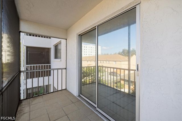 4906 Victoria DR 312, Cape Coral, FL 33904