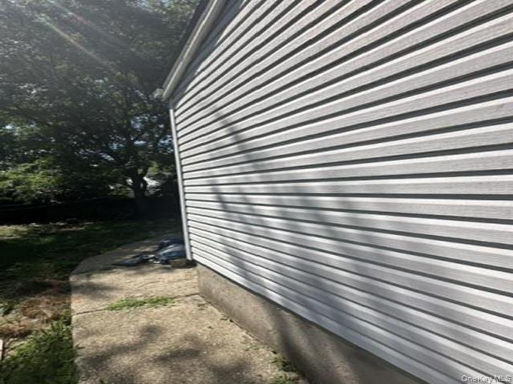518 Jayne Boulevard, Port Jefferson Station, NY 11776 — photo 2