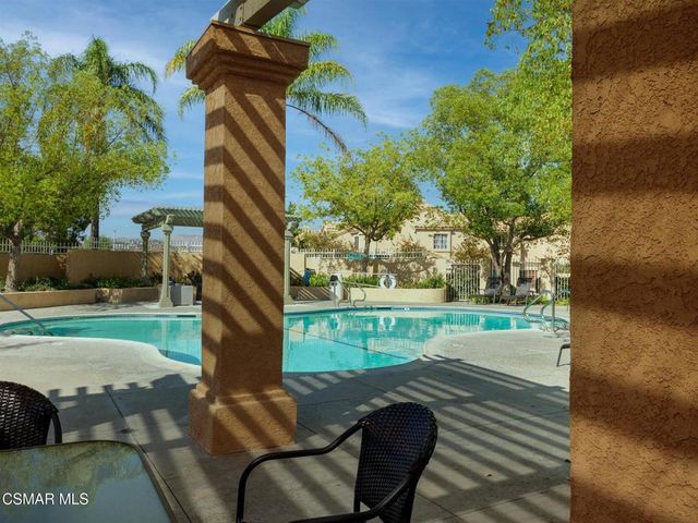 18742 Vista Del Canon A, Newhall, CA 91321