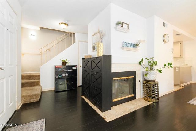 18742 Vista Del Canon A, Newhall, CA 91321
