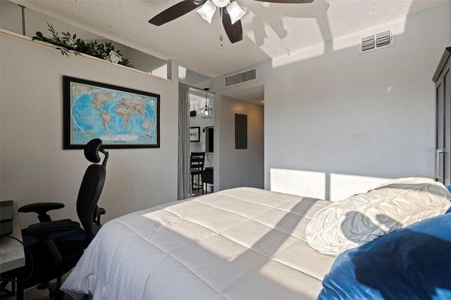 10423 CARROLLBROOK CIRCLE 203, Tampa, FL 33618