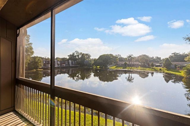 10423 CARROLLBROOK CIRCLE 203, Tampa, FL 33618