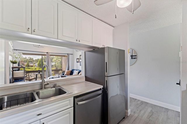 10423 CARROLLBROOK CIRCLE 203, Tampa, FL 33618