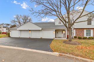 23 Glencoe Court 202-B, Naperville, IL 60565