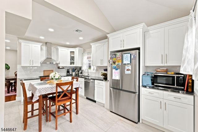 78 Fairmount Ter, East Orange City, NJ 07018