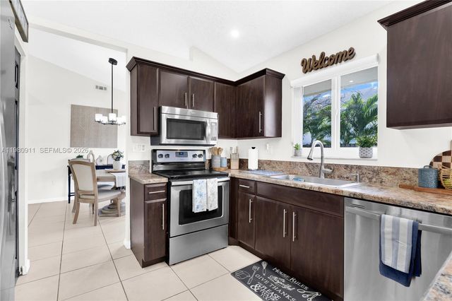 9770 SW 216th Ter, Cutler Bay, FL 33190