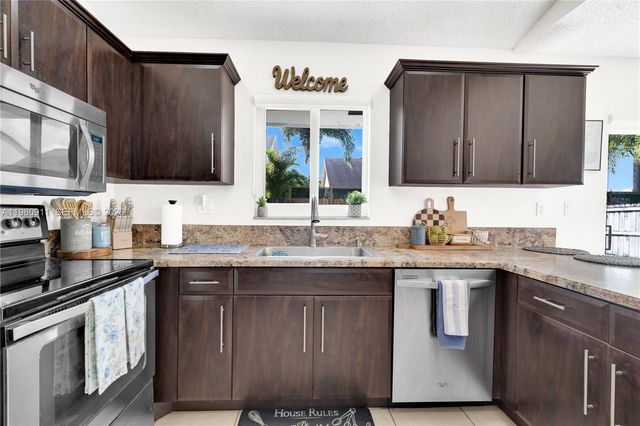 9770 SW 216th Ter, Cutler Bay, FL 33190