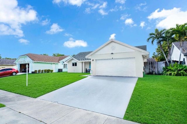 9770 SW 216th Ter, Cutler Bay, FL 33190