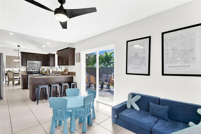 9770 SW 216th Ter, Cutler Bay, FL 33190