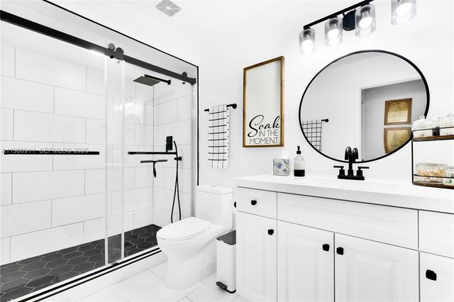 9770 SW 216th Ter, Cutler Bay, FL 33190