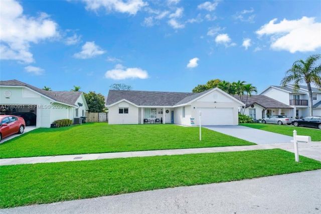 9770 SW 216th Ter, Cutler Bay, FL 33190