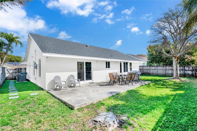 9770 SW 216th Ter, Cutler Bay, FL 33190