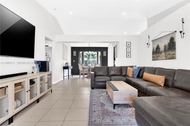 9770 SW 216th Ter, Cutler Bay, FL 33190