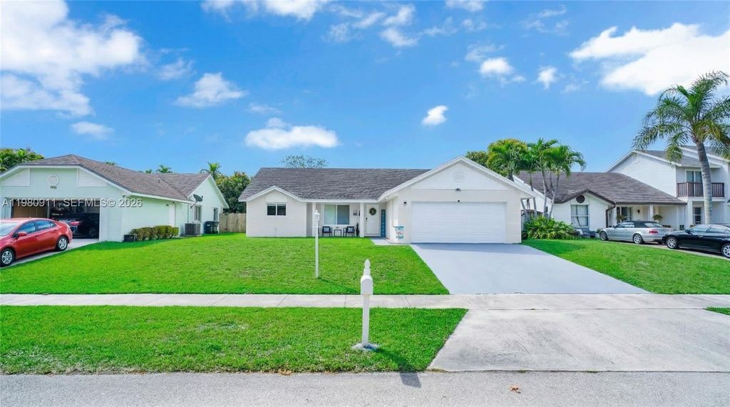 9770 SW 216th Ter, Cutler Bay, FL 33190