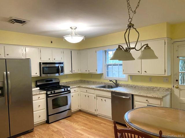 100 Kings Avenue, Atlantic Beach, NY 11509