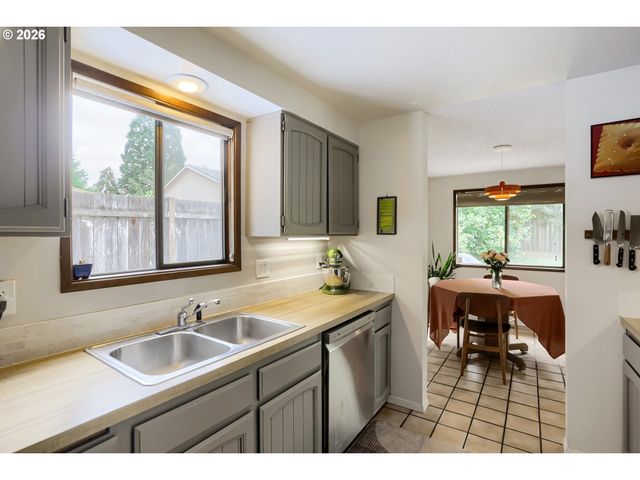 10110 Sw Exmoor Pl, Beaverton, OR 97008