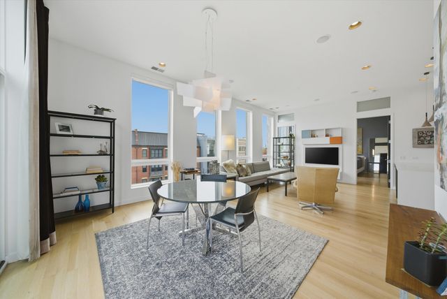 2028 W Division Street 401, Chicago, IL 60622