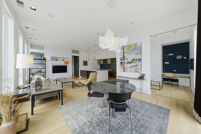 2028 W Division Street 401, Chicago, IL 60622