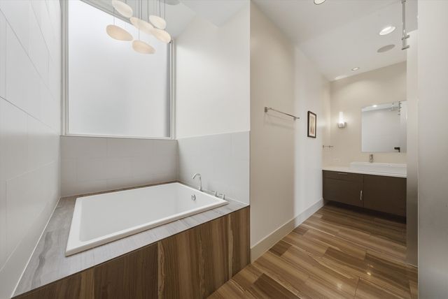 2028 W Division Street 401, Chicago, IL 60622