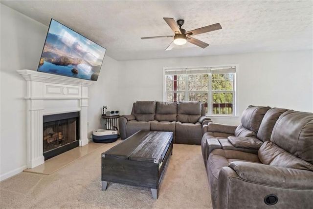 3382 Summit Glen Drive, Loganville, GA 30052