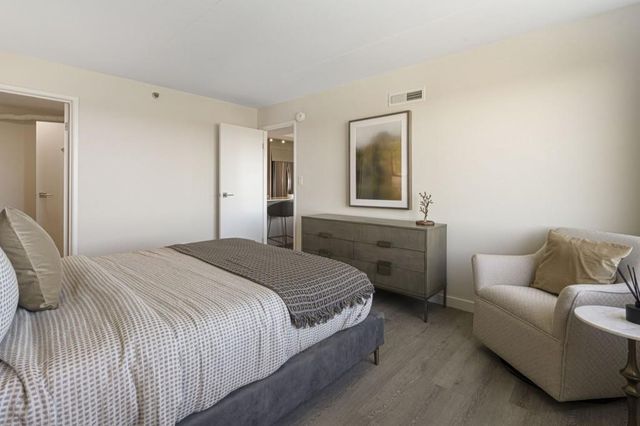 2460 Peachtree Road NE 1413, Atlanta, GA 30305