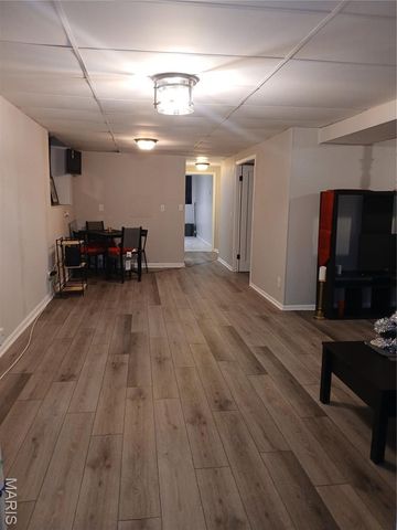 7544 York Drive B, Clayton, MO 63105