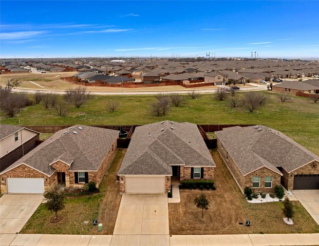 6125 Misty Breeze Drive, Fort Worth, TX 76179