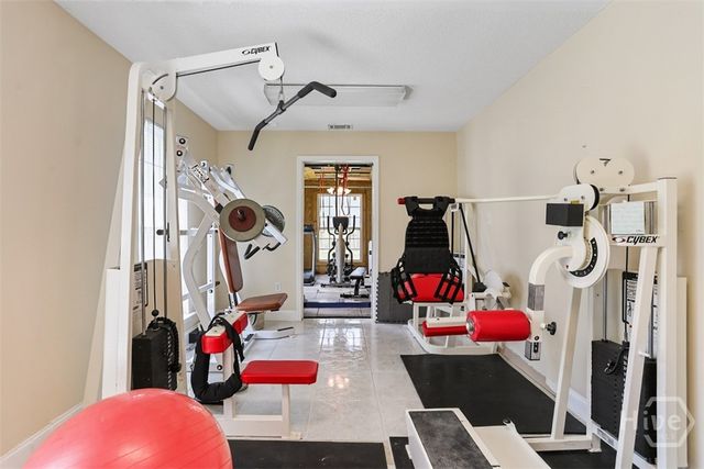 387 Hunt Drive, Savannah, GA 31406