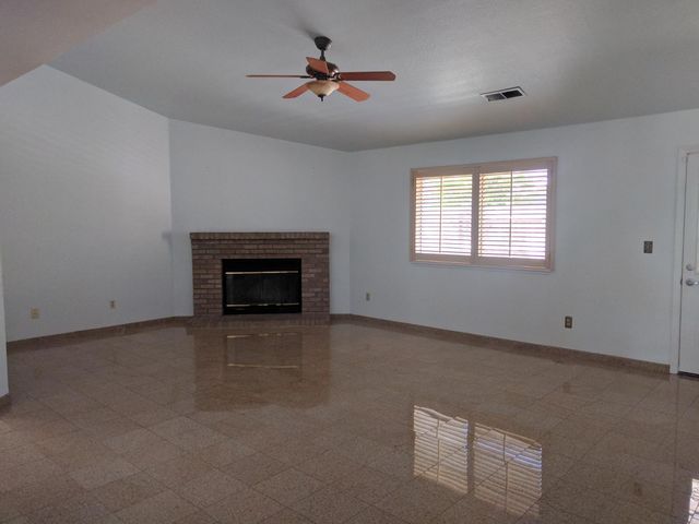 145 N Daubenberger Rd, Turlock, CA 95380