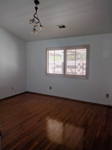 145 N Daubenberger Rd, Turlock, CA 95380