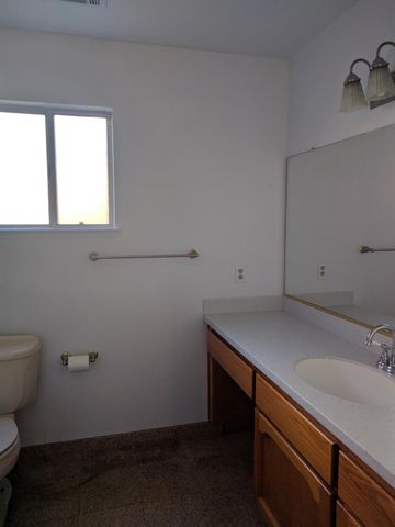 145 N Daubenberger Rd, Turlock, CA 95380