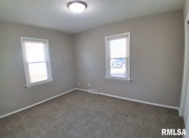 2022 W RICHWOODS Boulevard, Peoria, IL 61604