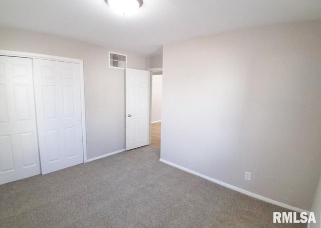 2022 W RICHWOODS Boulevard, Peoria, IL 61604