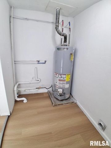 2022 W RICHWOODS Boulevard, Peoria, IL 61604